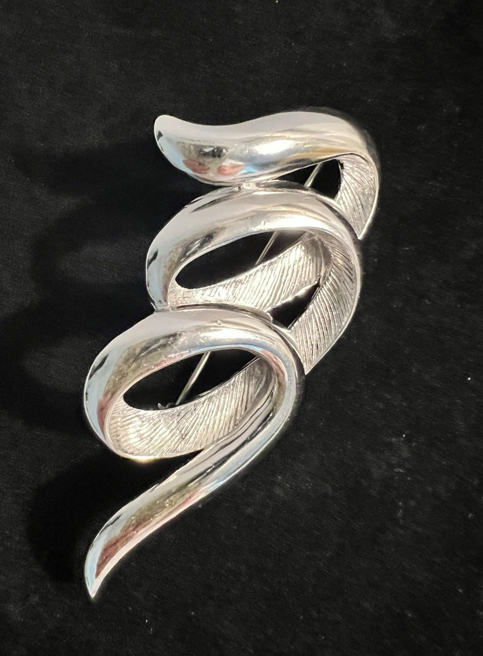 Lady Remington "LR" Designer Signed Silver Plated Swirl Brooch